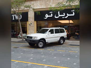 Toyota  Land Cruiser  G  2000  Manual  237,500 Km  6 Cylinder  Four Wheel Drive (4WD)  SUV  White