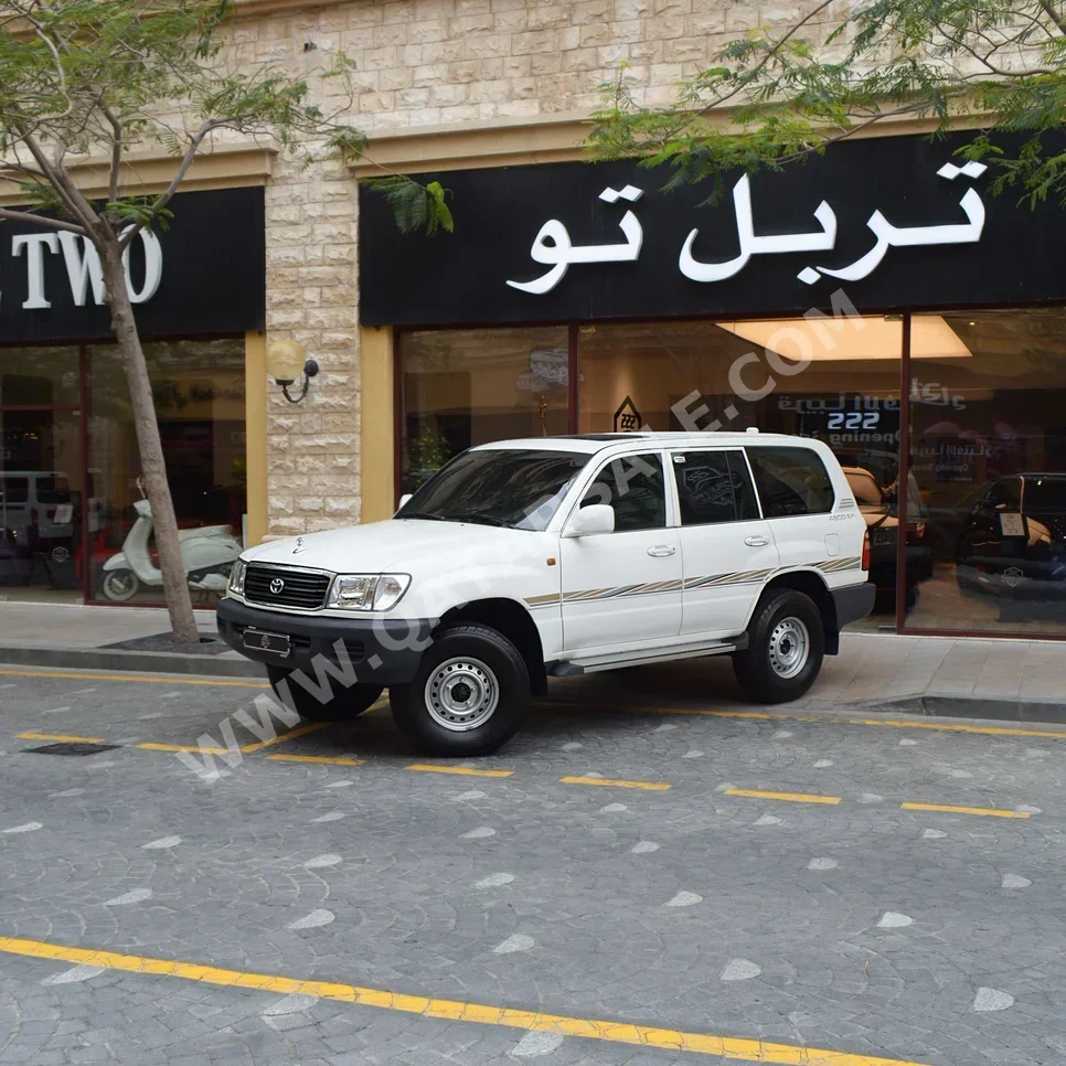 Toyota  Land Cruiser  G  2000  Manual  237,500 Km  6 Cylinder  Four Wheel Drive (4WD)  SUV  White