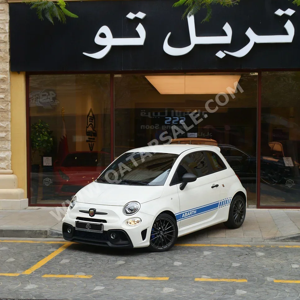 فيات  695  ابارث  2023  اوتوماتيك  9,300 كم  4 سلندر  سحب امامي  هاتشباك  أبيض