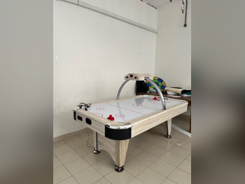 أبيض  طاولة الهوكي