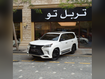 Lexus  LX  570 S Black Edition  2017  Automatic  122,700 Km  8 Cylinder  Four Wheel Drive (4WD)  SUV  White