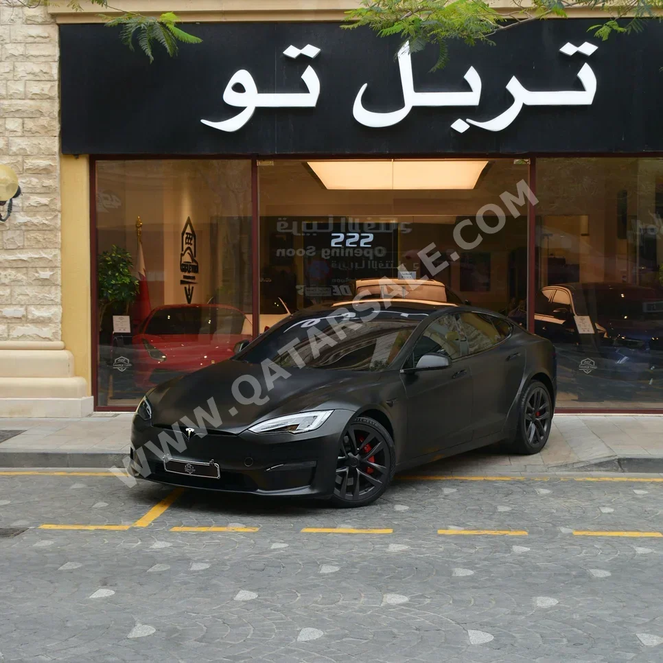 تسلا  مودل اس  بلايد  2024  اوتوماتيك  17,800 كم  0 سلندر  دفع كلي مستمر  سيدان  أسود  تحت الضمان