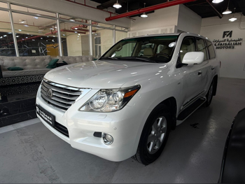 Lexus  LX  570  2011  Automatic  193,000 Km  8 Cylinder  Four Wheel Drive (4WD)  SUV  White
