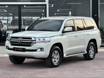 Toyota  Land Cruiser  G  2016  Automatic  305,000 Km  6 Cylinder  Four Wheel Drive (4WD)  SUV  White