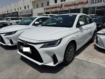 تويوتا  ياريس  2026  اوتوماتيك  0 كم  4 سلندر  سحب امامي  سيدان  أبيض  تحت الضمان