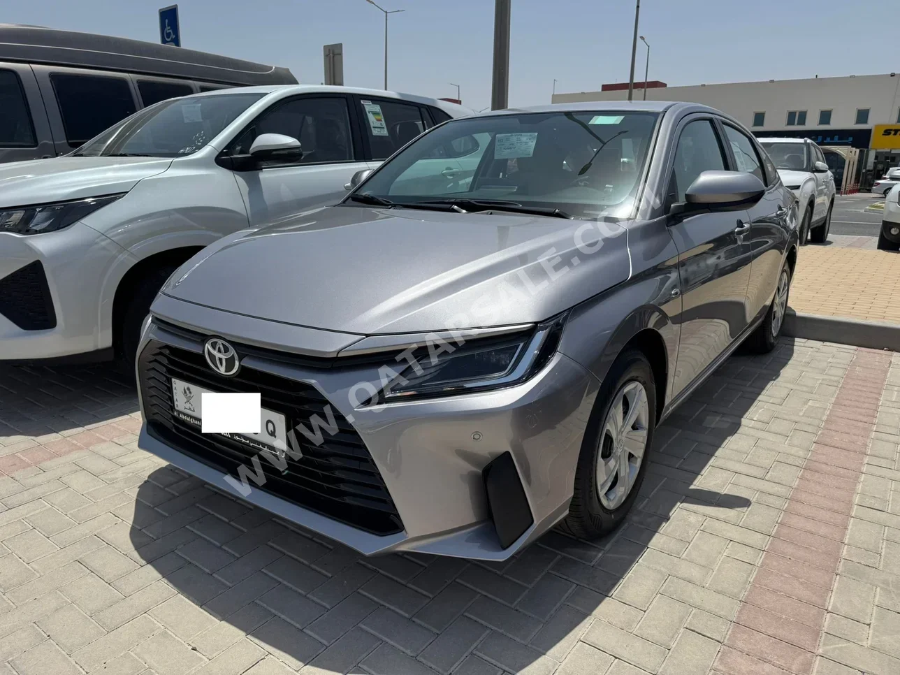 تويوتا  ياريس  2026  اوتوماتيك  0 كم  4 سلندر  سحب امامي  سيدان  فضي  تحت الضمان