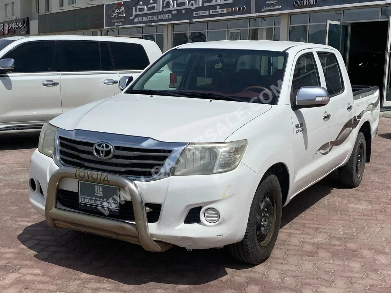Toyota  Hilux  SR5  2013  Manual  400,000 Km  4 Cylinder  Four Wheel Drive (4WD)  Pick Up  White