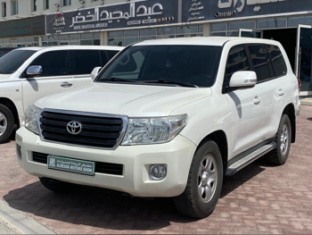 تويوتا  لاند كروزر  جي  2012  اوتوماتيك  320,000 كم  6 سلندر  دفع رباعي  اس يو في  أبيض