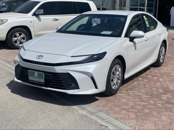 Toyota  Camry  2025  Automatic  0 Km  4 Cylinder  Front Wheel Drive (FWD)  Sedan  White  With Warranty