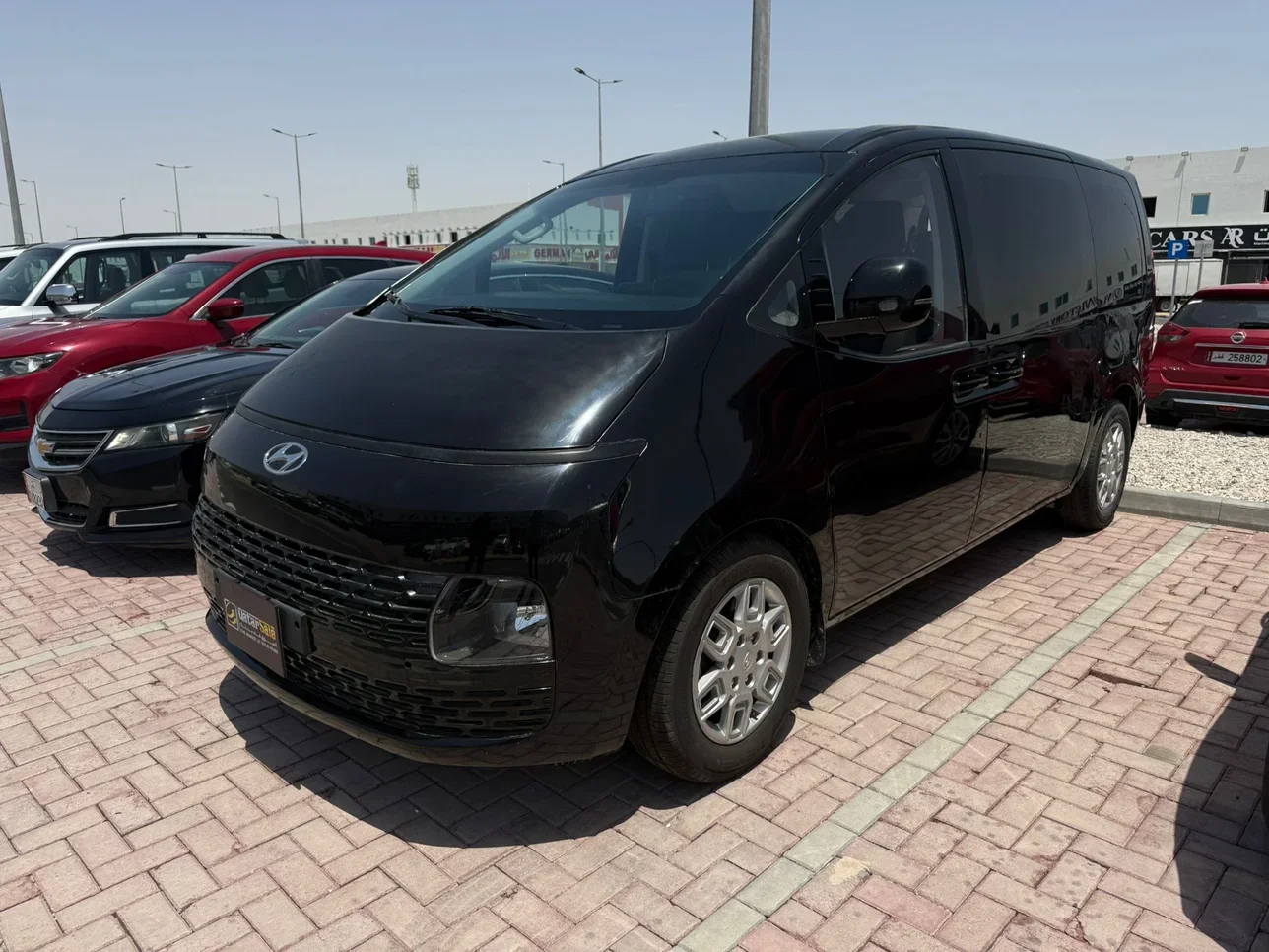 هيونداي  ستاريا  2023  اوتوماتيك  50,000 كم  6 سلندر  سحب امامي  فان \ باص  أسود