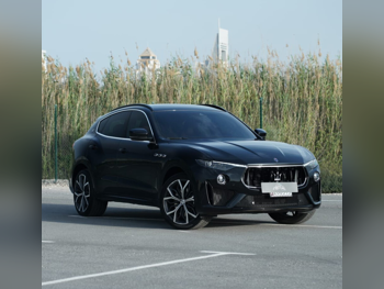 مزاراتي  ليفانت  جي تي اس  2021  اوتوماتيك  56,300 كم  6 سلندر  دفع رباعي  اس يو في  أسود