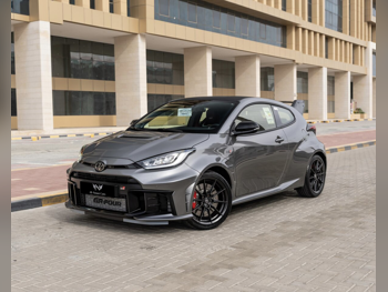 تويوتا  ياريس  جي ار  2026  اوتوماتيك  0 كم  4 سلندر  دفع خلفي  كوبيه \ سبورت  رمادي  تحت الضمان