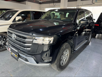 تويوتا  لاند كروزر  جي اكس  2024  اوتوماتيك  9,000 كم  6 سلندر  دفع رباعي  اس يو في  أسود  تحت الضمان