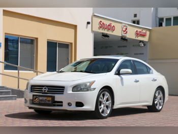 نيسان  ماكسيما  اس  2013  اوتوماتيك  237,000 كم  6 سلندر  دفع خلفي  سيدان  أبيض لؤلؤي