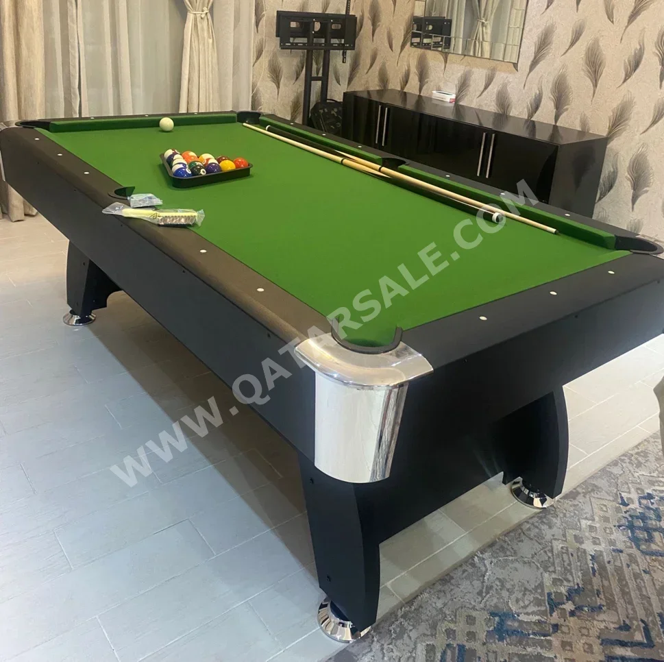أخضر  طاولة بلياردو