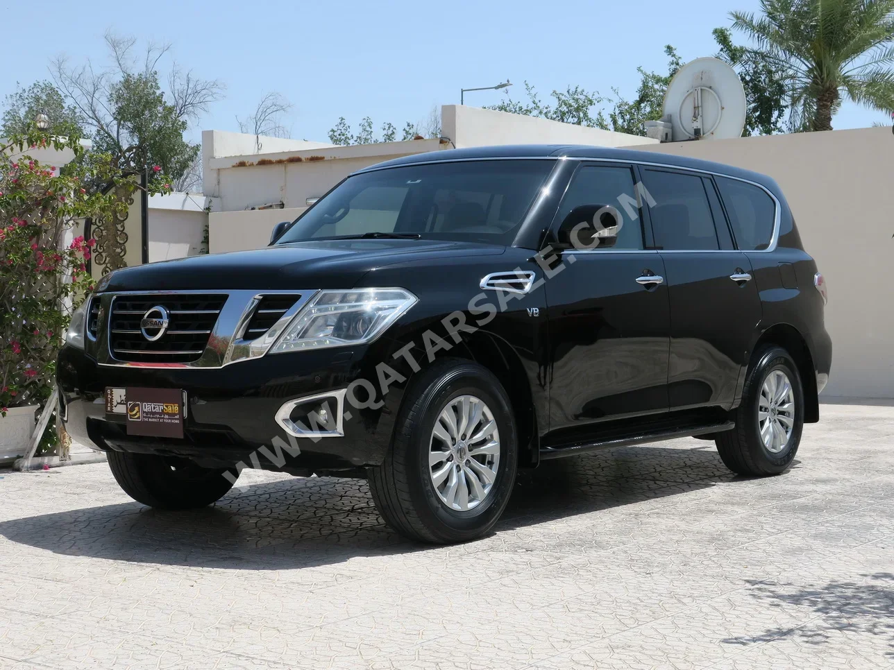 نيسان  باترول  ال اي  2016  اوتوماتيك  239,000 كم  8 سلندر  دفع رباعي  اس يو في  أسود
