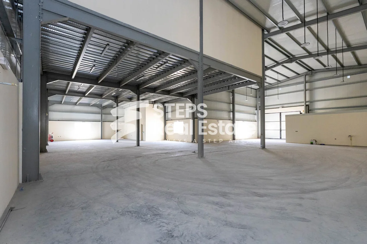 مخازن و مستودعات - الوكرة  - وادي ابا صليل  -المساحة: 1500 متر مربع