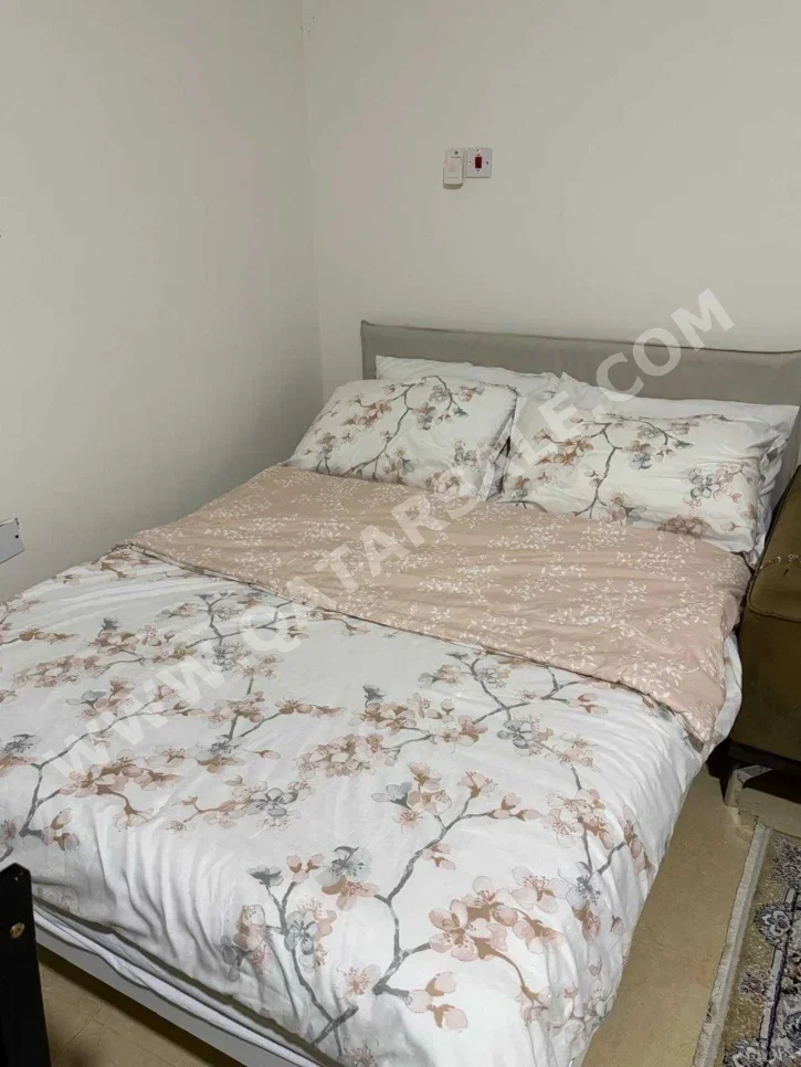 أطقم غرف نوم - طقم مكون من 6 قطع  - أبيض