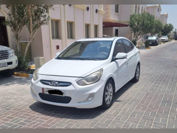 هيونداي  اكسنت  1.6  2015  اوتوماتيك  173,000 كم  4 سلندر  سحب امامي  سيدان  أبيض