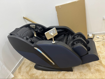 كرسي التدليك بيست مساج  أسود  الصين  كل الجسم  رباعي الأبعاد