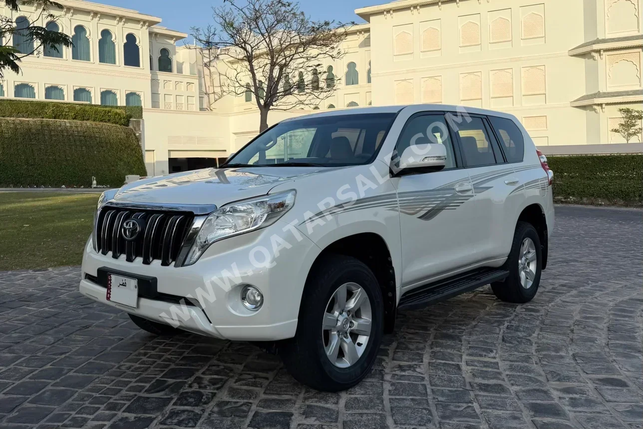 تويوتا  برادو  تي اكس ال  2015  اوتوماتيك  70,000 كم  6 سلندر  دفع رباعي  اس يو في  أبيض
