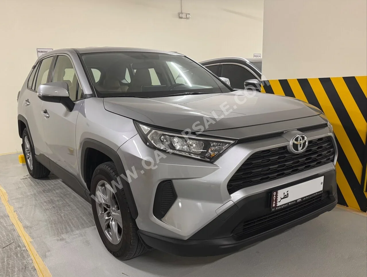 تويوتا  راف 4  2025  اوتوماتيك  15,000 كم  4 سلندر  دفع رباعي  اس يو في  فضي  تحت الضمان