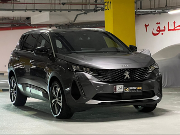 Peugeot  5008  2024  Automatic  39,500 Km  4 Cylinder  Front Wheel Drive (FWD)  SUV  Gray  With Warranty