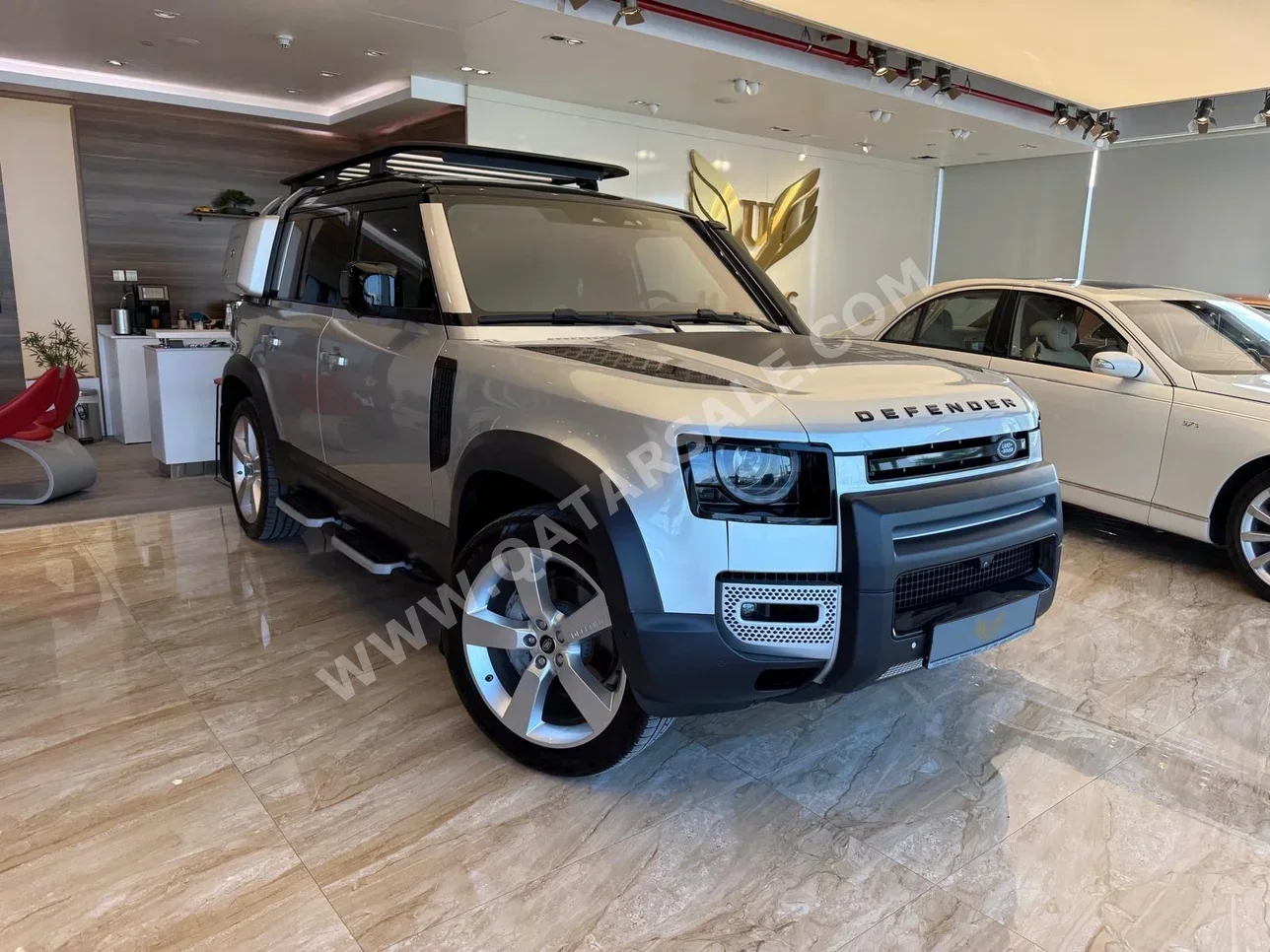 لاند روفر  ديفيندر  110 اتش اس اي  2020  اوتوماتيك  191,000 كم  6 سلندر  دفع رباعي  اس يو في  فضي