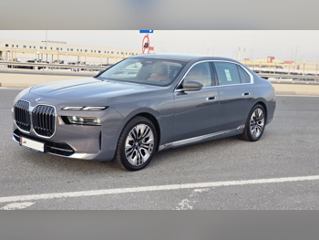 بي ام دبليو  الفئة - السابعة  735 اي  2026  اوتوماتيك  1,900 كم  6 سلندر  دفع رباعي  اس يو في  رمادي  تحت الضمان