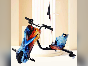 سكوترات سكوتر الثلاث عجلات  - متعدد الألوان