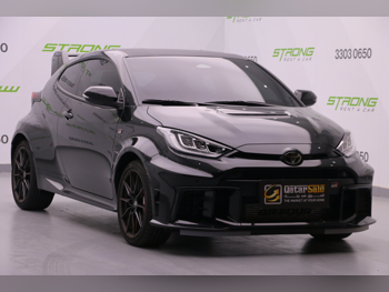 تويوتا  ياريس  جي ار  2026  اوتوماتيك  1,500 كم  4 سلندر  سحب امامي  هاتشباك  أسود  تحت الضمان