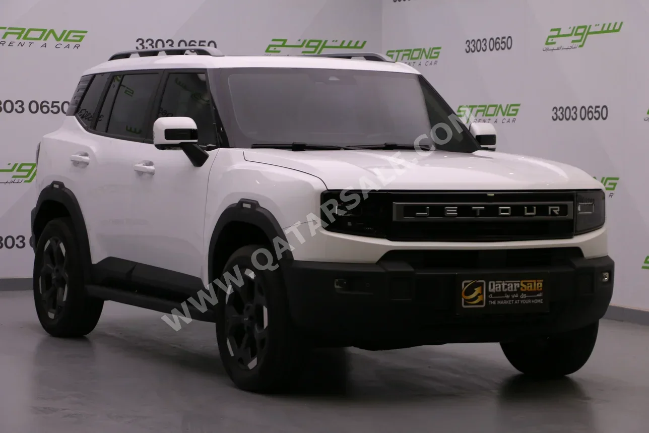 جيتور  تي 1  رويال اديشن  2025  اوتوماتيك  32,000 كم  4 سلندر  دفع رباعي  اس يو في  أبيض  تحت الضمان