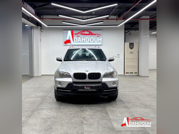 بي ام دبليو  الفئة - اكس  اكس 5  2009  اوتوماتيك  220,000 كم  6 سلندر  دفع رباعي  اس يو في  فضي