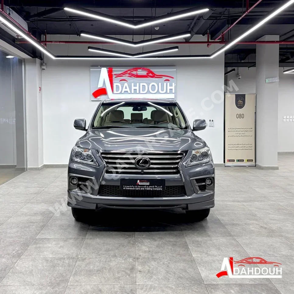 لكزس  ال اكس  570 اس  2015  اوتوماتيك  325,000 كم  8 سلندر  دفع رباعي  اس يو في  رمادي