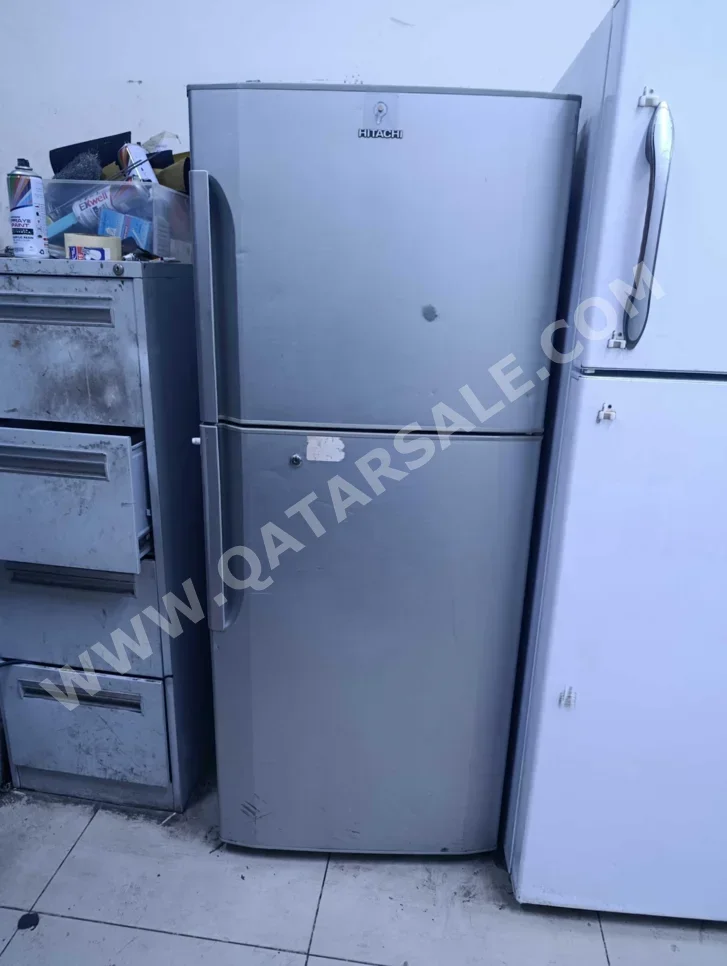 هيتاشي  ثلاجة بفريزر علوي