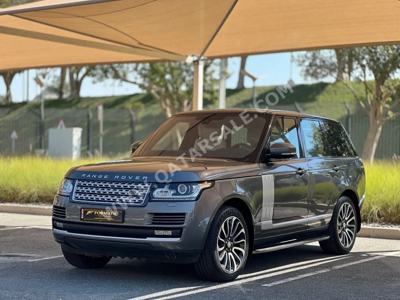 Land Rover  Range Rover  Vogue SE  2016  Automatic  82,000 Km  8 Cylinder  Four Wheel Drive (4WD)  SUV  Gray