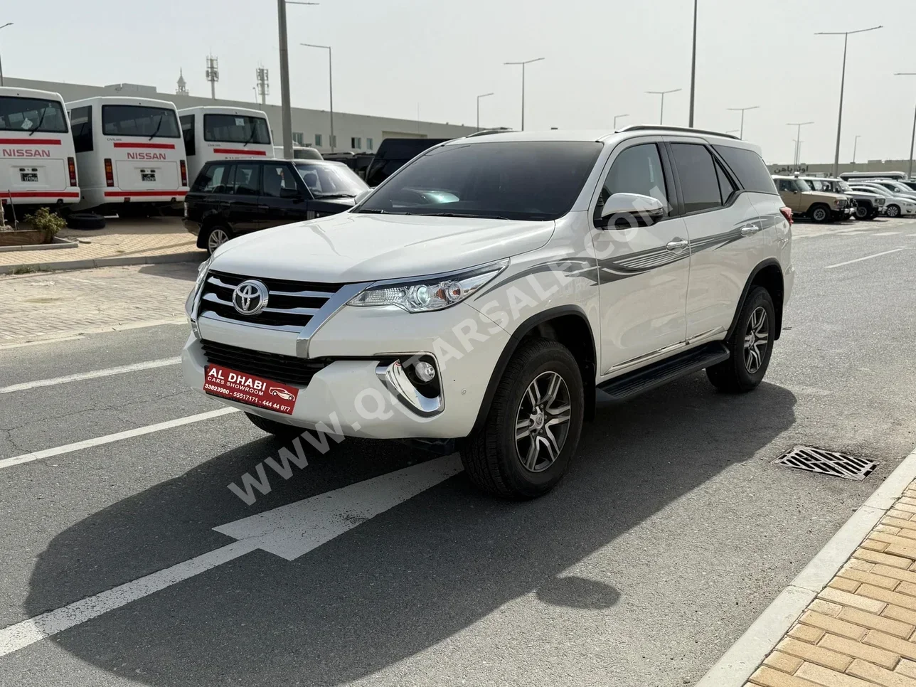 تويوتا  فورشنر  2019  اوتوماتيك  125,000 كم  4 سلندر  دفع رباعي  اس يو في  أبيض