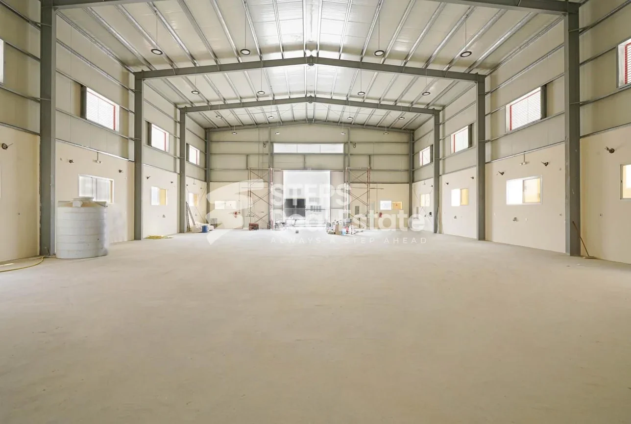 مخازن و مستودعات - الوكرة  - بركة العوامر  -المساحة: 1000 متر مربع