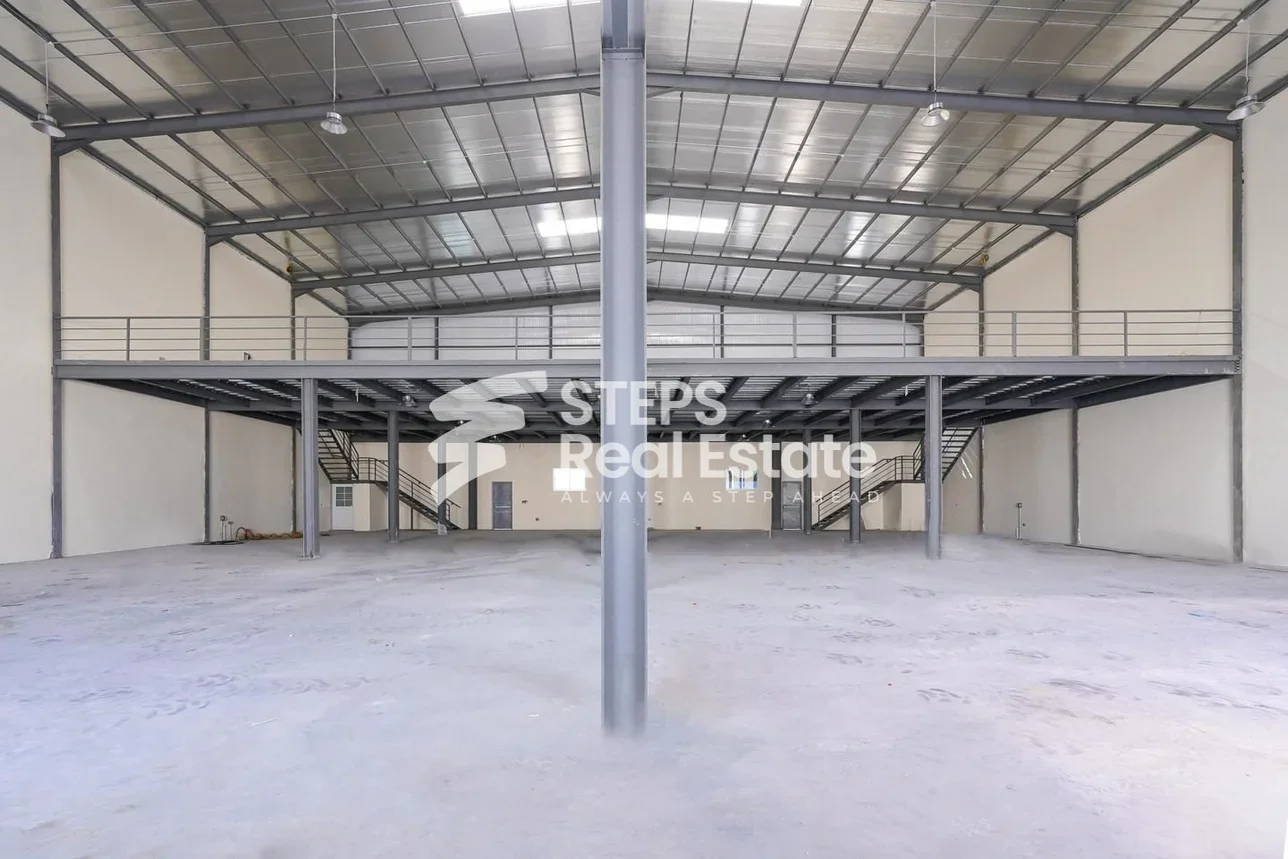 مخازن و مستودعات - الوكرة  - بركة العوامر  -المساحة: 1300 متر مربع