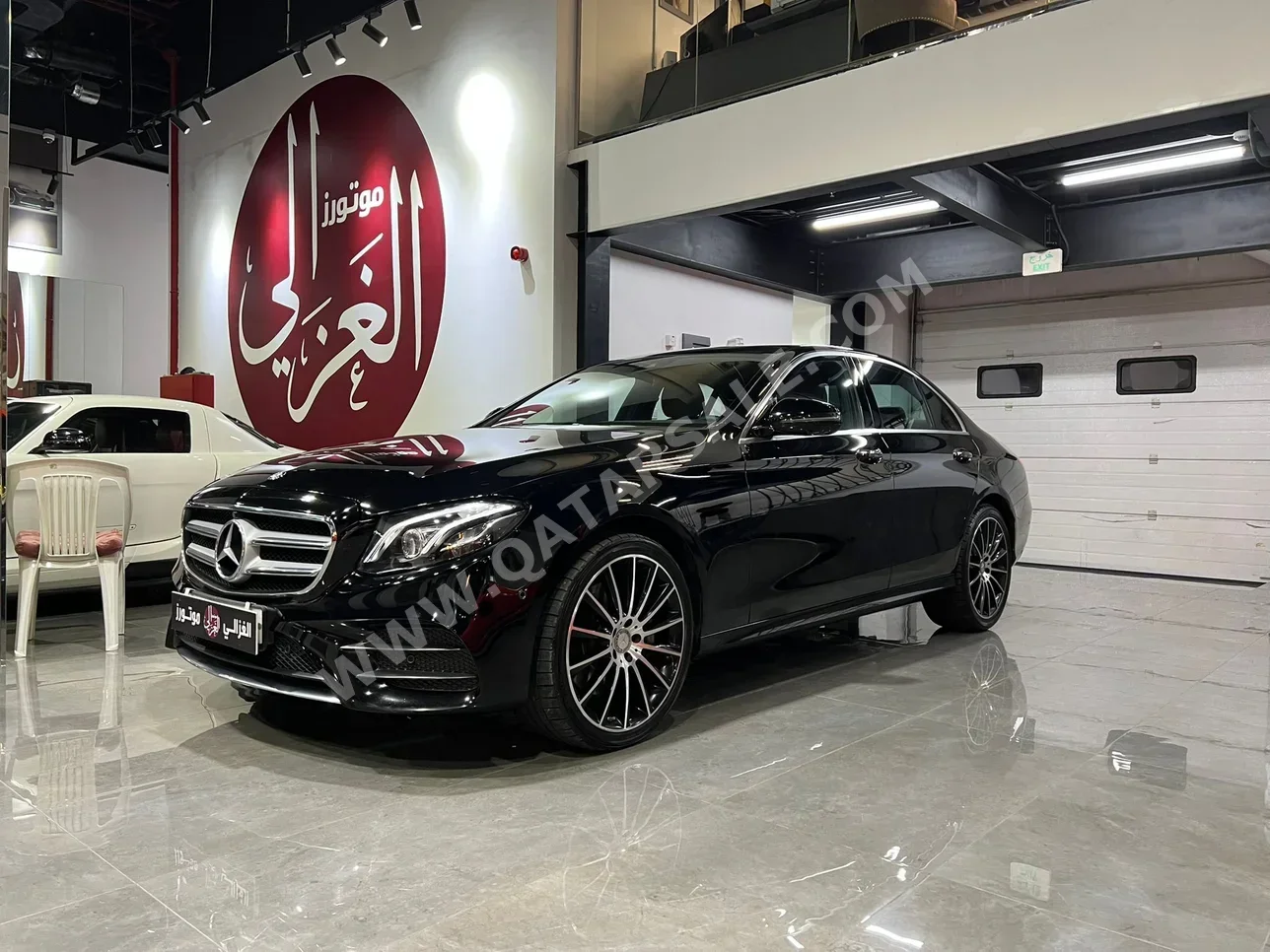 Mercedes-Benz  E-Class  400  2017  Automatic  77,000 Km  6 Cylinder  Rear Wheel Drive (RWD)  Sedan  Black