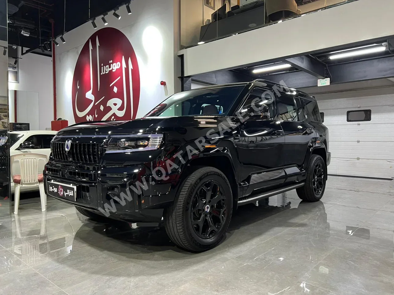 BYD  Denza  B8  2026  Automatic  6,000 Km  4 Cylinder  Four Wheel Drive (4WD)  SUV  Black  With Warranty