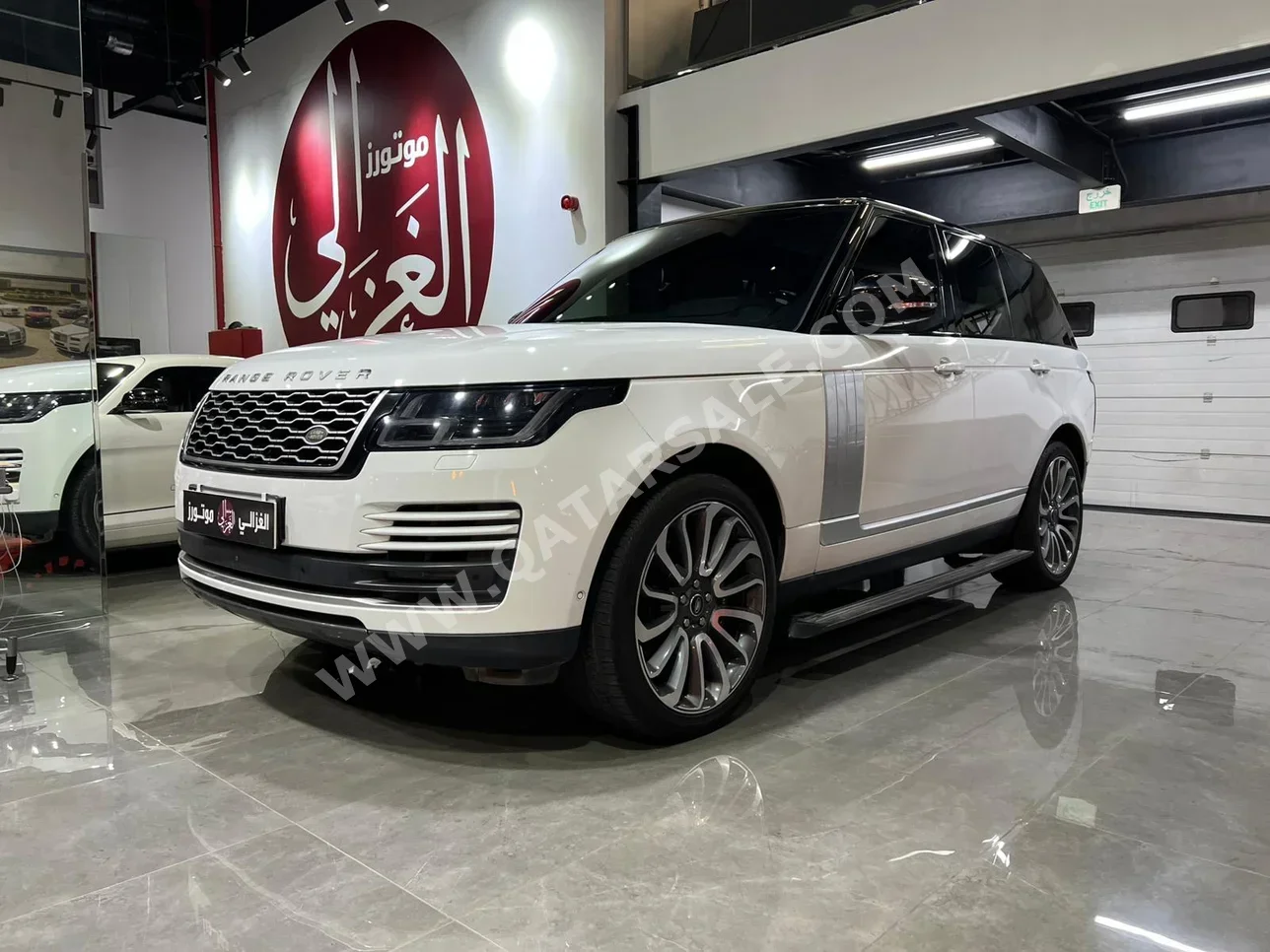 لاند روفر  رنج روفر  فوج اس اي  2018  اوتوماتيك  71,000 كم  8 سلندر  دفع رباعي  اس يو في  أبيض