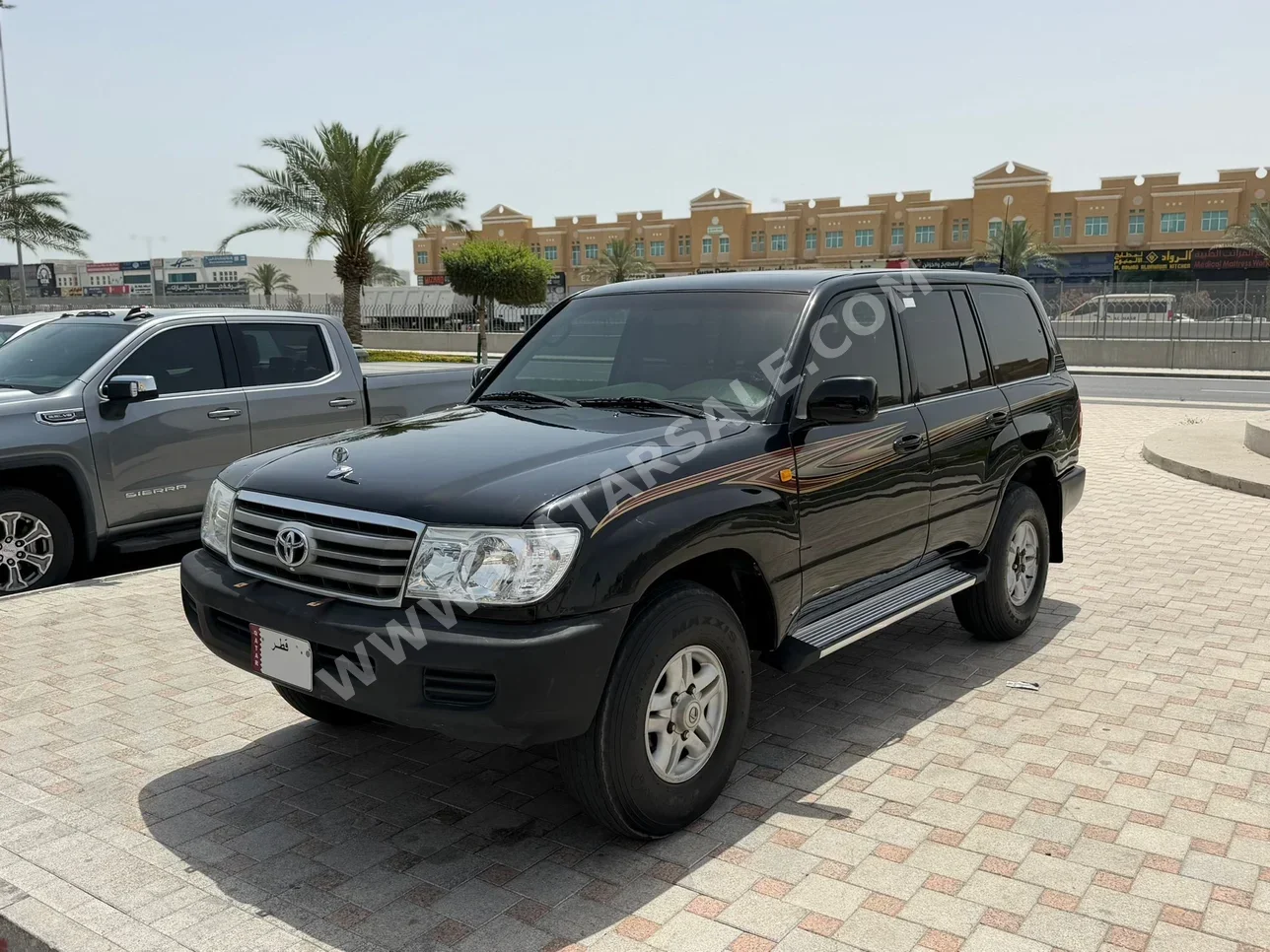 تويوتا  لاند كروزر  جي اكس ار  2006  اوتوماتيك  290,000 كم  6 سلندر  دفع رباعي  اس يو في  أسود