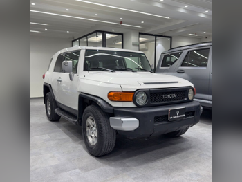 تويوتا  إف جي كروزر  2008  اوتوماتيك  309,000 كم  6 سلندر  دفع رباعي  اس يو في  أبيض