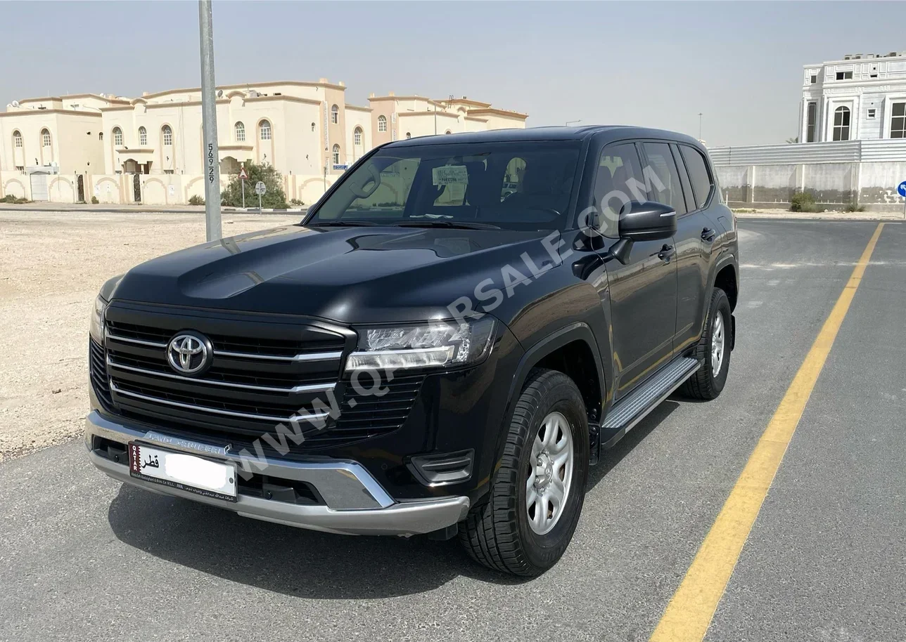 تويوتا  لاند كروزر  جي اكس  2023  اوتوماتيك  90,000 كم  6 سلندر  دفع رباعي  اس يو في  أسود