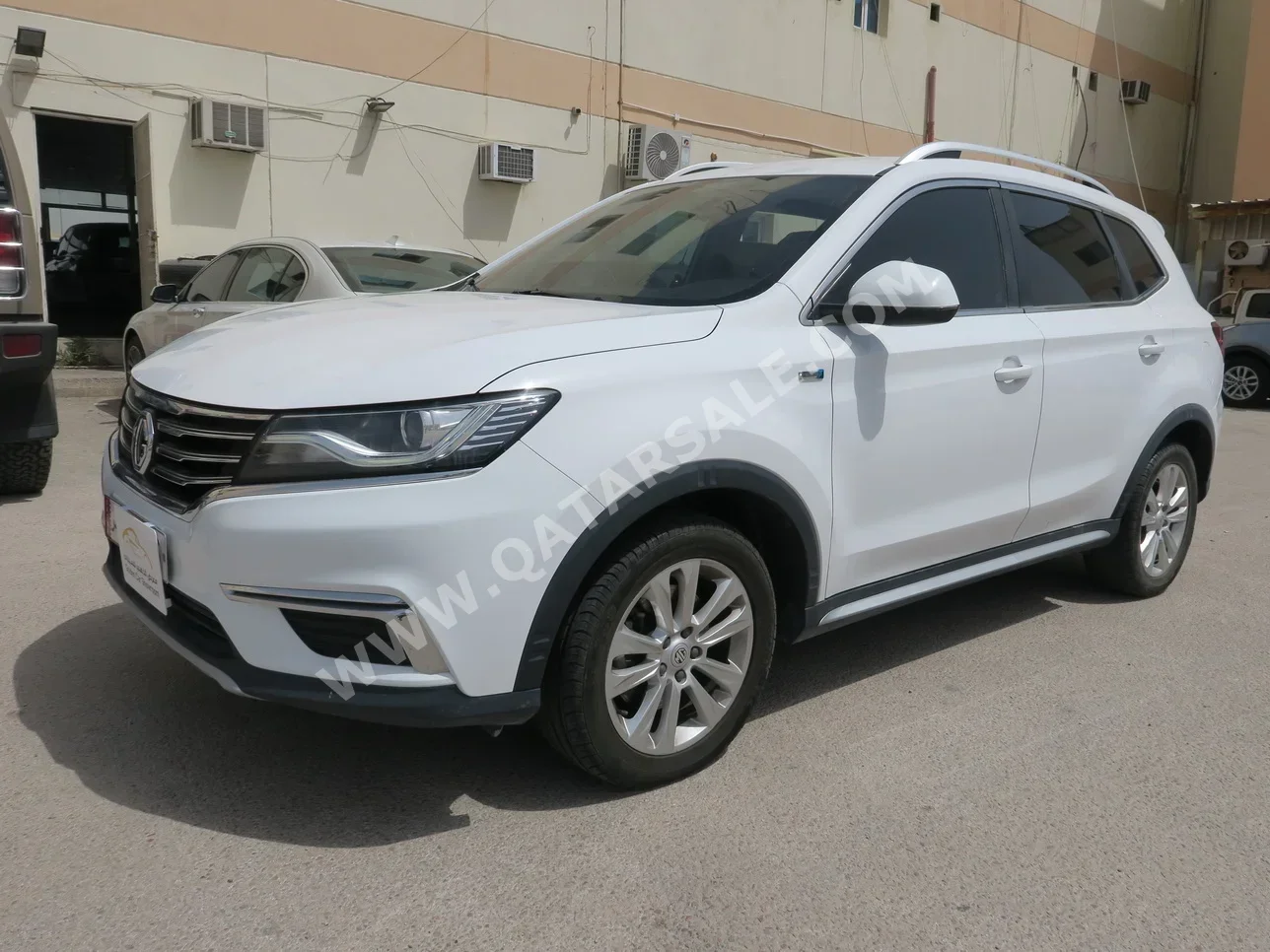 ام جي  ار اكس 5  2022  اوتوماتيك  72,000 كم  4 سلندر  دفع رباعي  اس يو في  أبيض