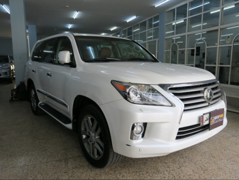 لكزس  ال اكس  570  2012  اوتوماتيك  281,000 كم  8 سلندر  دفع رباعي  اس يو في  أبيض