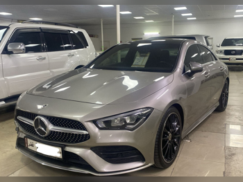 مرسيدس - بنز  سي ال ايه  250  2021  اوتوماتيك  93,000 كم  4 سلندر  دفع خلفي  سيدان  رمادي