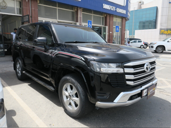 تويوتا  لاند كروزر  جي اكس ار  2022  اوتوماتيك  78,000 كم  6 سلندر  دفع رباعي  اس يو في  أسود  تحت الضمان