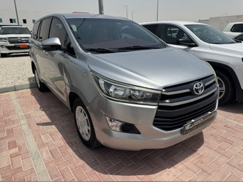 تويوتا  إنوفا  2020  اوتوماتيك  232,000 كم  4 سلندر  سحب امامي  فان \ باص  فضي